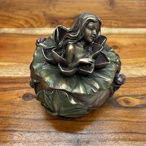 Jewelry Box Lotus Decor